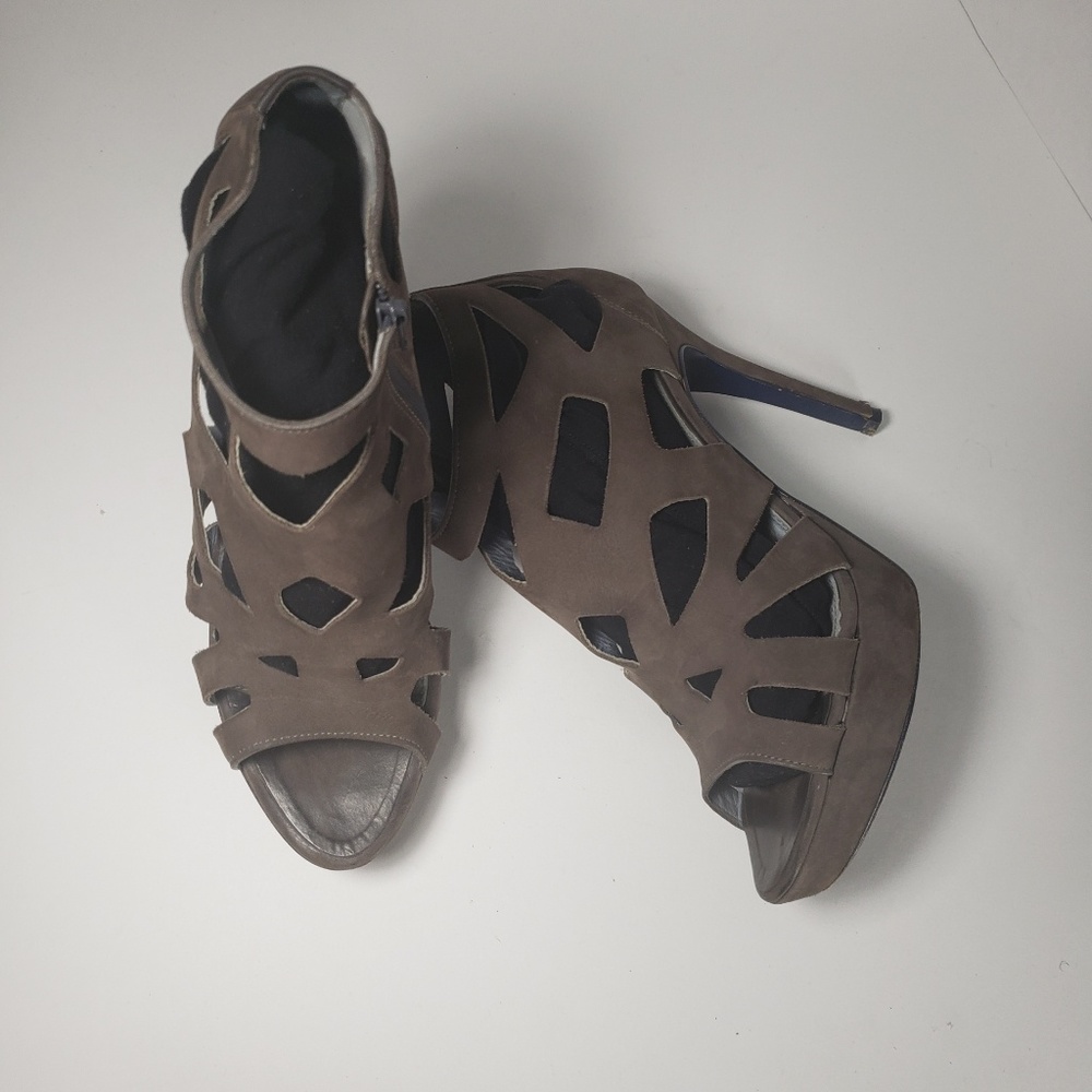 👅 Pour La Victoire • Grey Leather Bianca